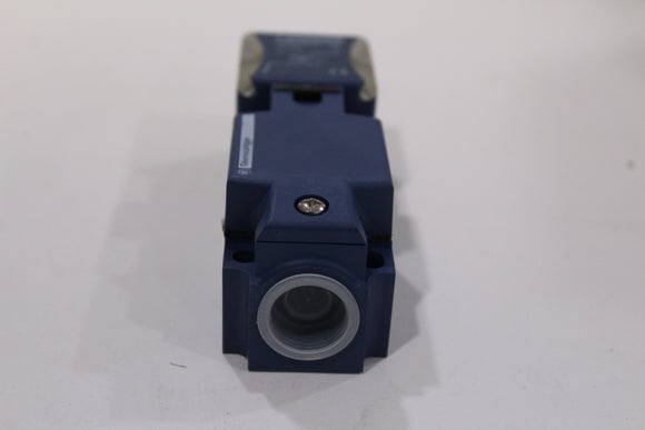 New | Telemecanique | XS9C4A1G13SCP | Inductive Sensor