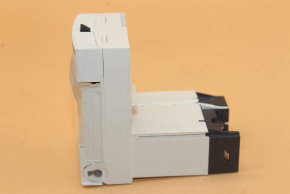 NEW | SCHNEIDER | LUCA32ES |