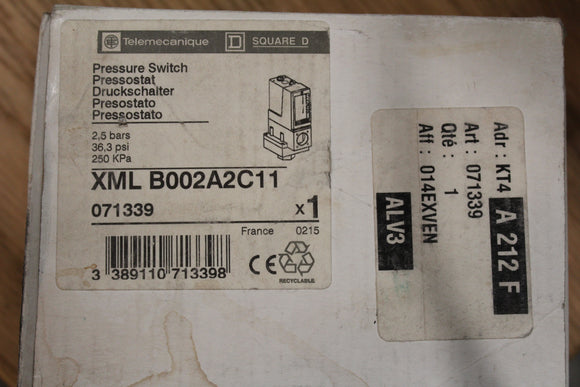 New | Telemecanique | XML B002A2C11 | Pressure Switch