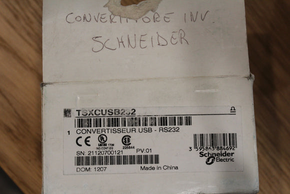 New | Schneider Electric | TSXCUSB232 | Convertisseur USB - RS232